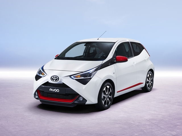 TOYOTA AYGO 5p 1.0 x-play m-mt 72cv