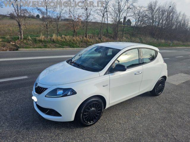 LANCIA YPSILON 1.0 Hybrid Silver - PROMO