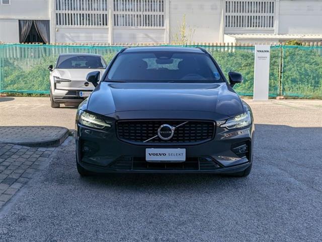 VOLVO V60 B4 (d) automatico Plus Dark