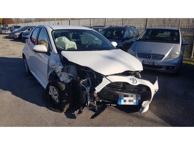 TOYOTA YARIS 1.0 5 porte OMOLOGATA AUTOCARRO n1 4 POSTI