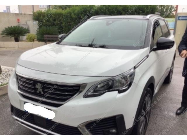 PEUGEOT 5008 BlueHDi 130 EAT8 S&S Allure