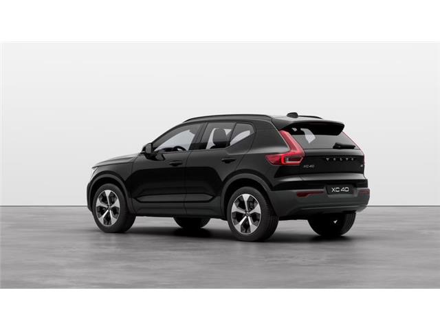 VOLVO XC40 B3 automatico Plus Dark