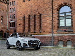 AUDI A1 ALLSTREET SPB 30 TFSI S tronic Admired Advanced