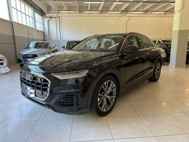 AUDI Q8 55 TFSI quattro tiptronic Sport