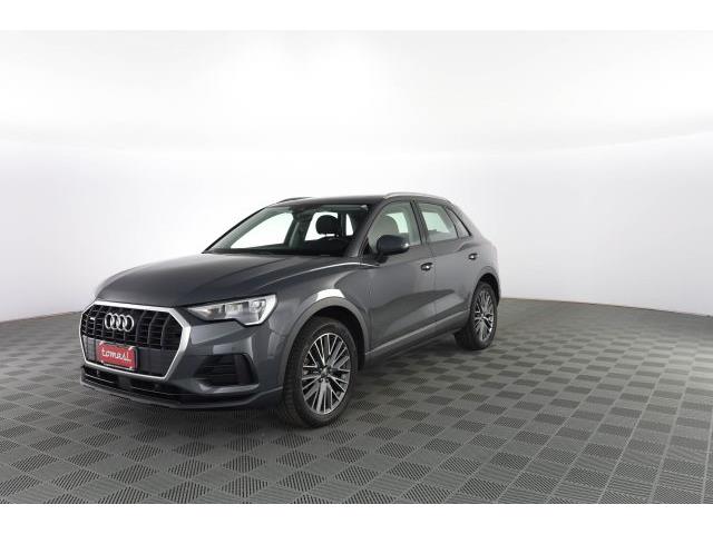 AUDI Q3 40 TDI quattro S tronic Business