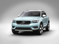 VOLVO XC40 T3 Momentum