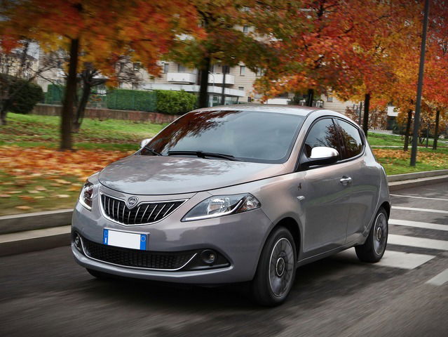 LANCIA YPSILON III 2021 1.0 firefly hybrid Gold Plus s&s 70cv 5p.ti