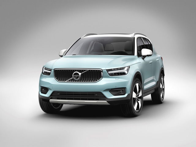 VOLVO XC40 D4 AWD Geartronic Momentum 64 MILA KM