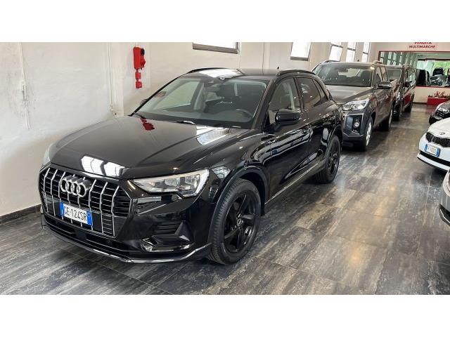 AUDI Q3 35 TDI S tronic Business Advanced