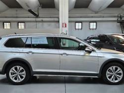 VOLKSWAGEN PASSAT 2.0 TDI 190 CV 4MOTION DSG -TETTO-VIRTUAL-FULL LED