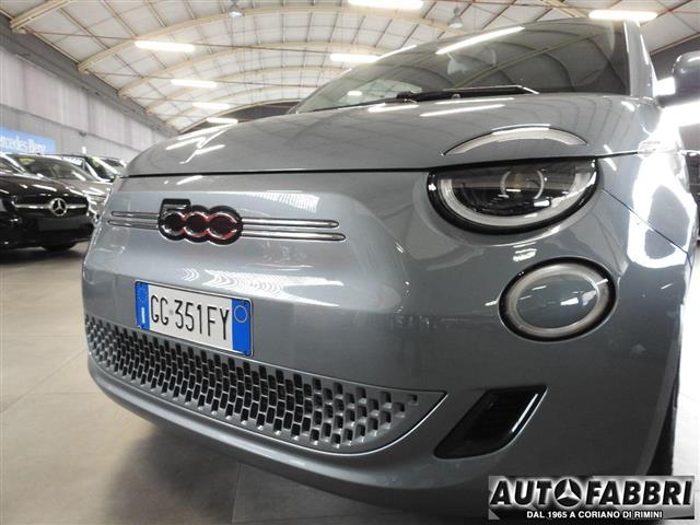 FIAT 500 E 500 Icon 3+1