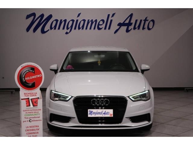 AUDI A3 1.6 tdi Attraction 110cv s-tronic E6