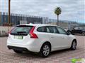 VOLVO V60 (2010) D3 Geartronic Summum