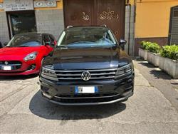 VOLKSWAGEN TIGUAN 20 TDI DSG 4MOTION Tetto- Matrix-Cokpit Full!
