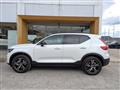 VOLVO XC40 B3 automatico Plus Dark