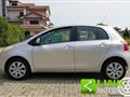 TOYOTA YARIS 1.3 VVTi 87CV - CAMBIO AUTOMATICO - PRENOTATA