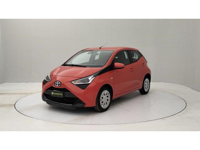 TOYOTA AYGO 1.0 x-play 72cv