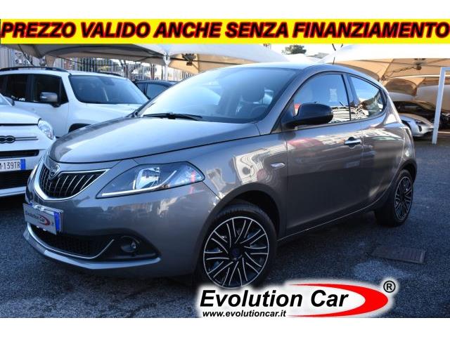 LANCIA YPSILON 1.0 FireFly 5 p. S&S Hybrid Gold **5 POSTI**