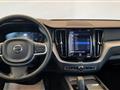 VOLVO XC60 B4 (d) AWD automatico Momentum Pro