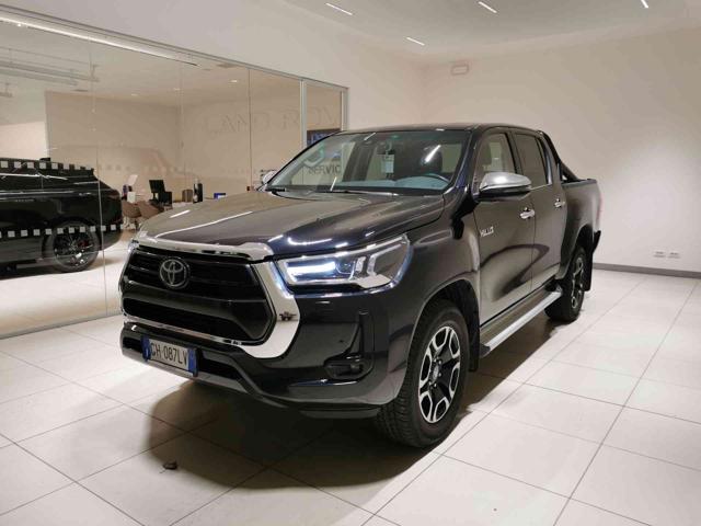 TOYOTA HILUX 2.4 D-4D A/T 4WD 4 porte Double Cab Lounge