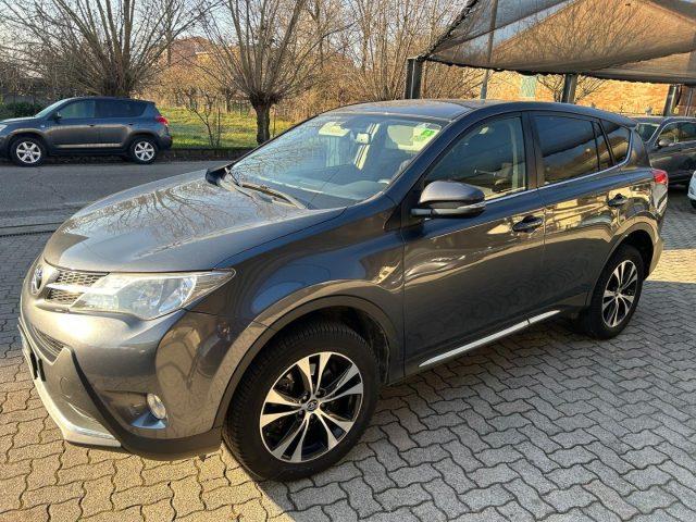 TOYOTA RAV4 2.0 D-4D 2WD Style White Ed.