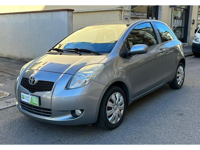 TOYOTA YARIS 1.3 3 porte -NEOPATENTATI-