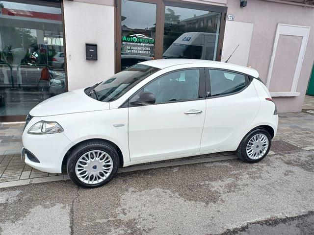 LANCIA Ypsilon 1.2 69 CV 5 porte Silver