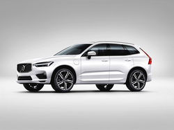 VOLVO XC60 (2017-->) T5 AWD Geartronic Business