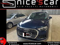 AUDI Q3 40 TDI quattro S tronic Business