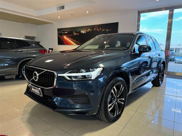 VOLVO XC60 B4 AWD Geartronic Momentum