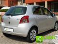 TOYOTA YARIS 1.3 VVTi 87CV - CAMBIO AUTOMATICO - PRENOTATA