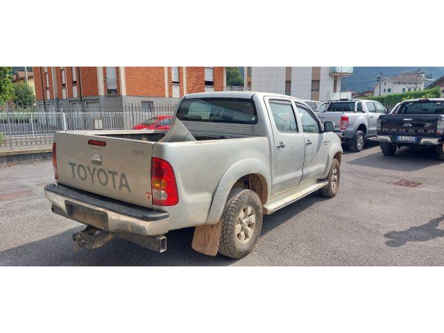 TOYOTA HILUX 3.0 D-4D 4WD 4p. Double Cab SR