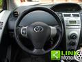 TOYOTA YARIS 1.3 VVTi 87CV - CAMBIO AUTOMATICO - PRENOTATA