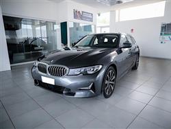 BMW SERIE 3 318 d Luxury Line 36 mesi di garanzia