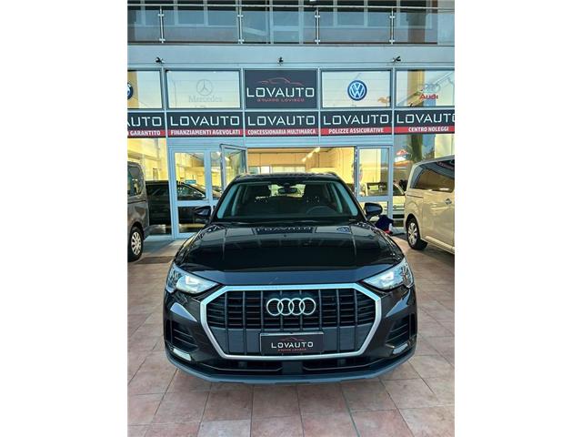 AUDI Q3 35 TDI S tronic Business