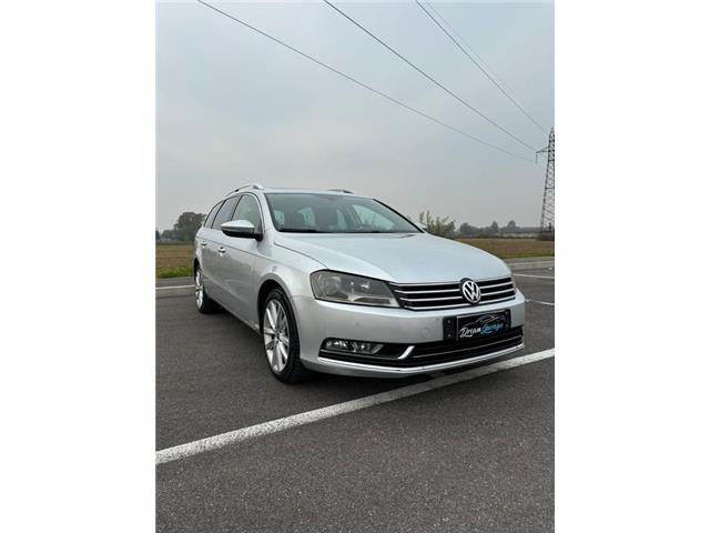 VOLKSWAGEN PASSAT 2.0 TDI Highline BlueM. Tech.