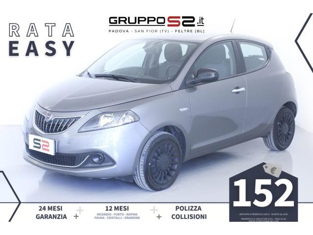 LANCIA YPSILON 1.0 FireFly 5 porte S&S Hybrid Silver NEOPATENTATI