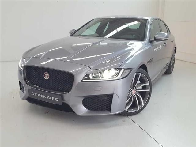 JAGUAR XF 2.0 D 180 CV AWD aut. Chequered Flag