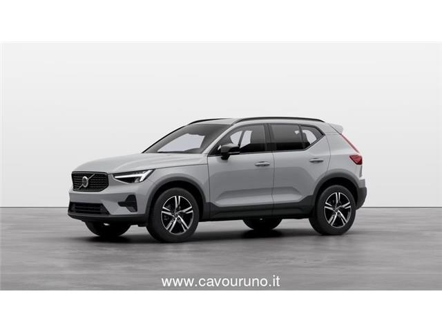 VOLVO XC40 B4 automatico Plus Dark