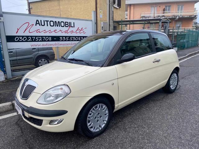 LANCIA YPSILON PLATINO BICOLORE NEOPATENTATI