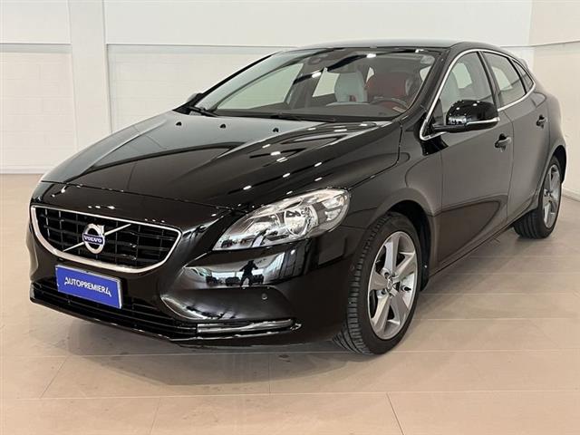 VOLVO V40 D3 Geartronic Momentum