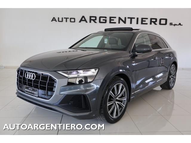 AUDI Q8 45 TDI quattro S-line tetto solo 31.310 km!!!!!!