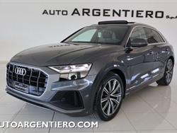 AUDI Q8 45 TDI quattro S-line tetto solo 31.310 km!!!!!!