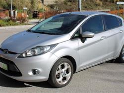 FORD FIESTA 1.4 TDCi 70CV 5 porte Titanium