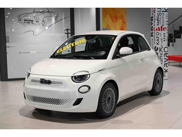 FIAT 500 ELECTRIC Berlina 320km