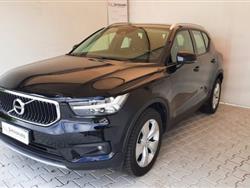 VOLVO XC40 T2 Momentum Pro