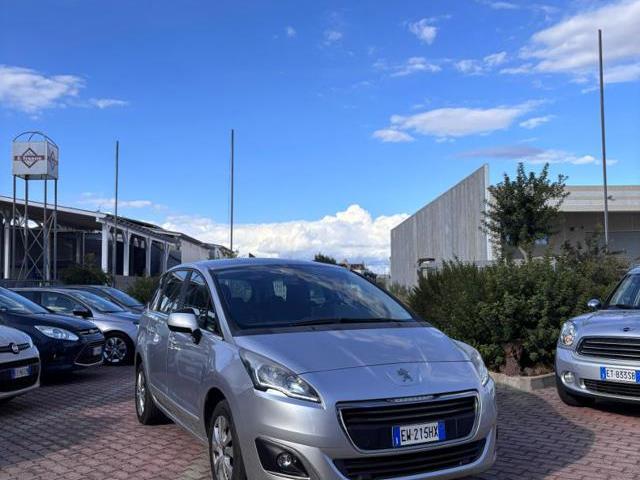 PEUGEOT 5008 1.6 HDi 115CV Access