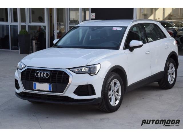 AUDI Q3 2.0 tdi Business s-tronic