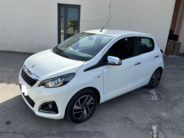 PEUGEOT 108 VTi 72 5p. Allure