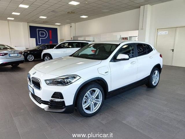 BMW X2 xDrive25e auto Navi Fari LED CarPlay Cerchi 18